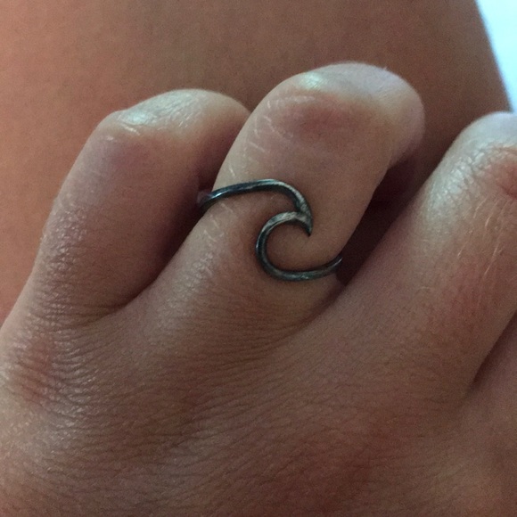 Pura Vida Jewelry - wave ring